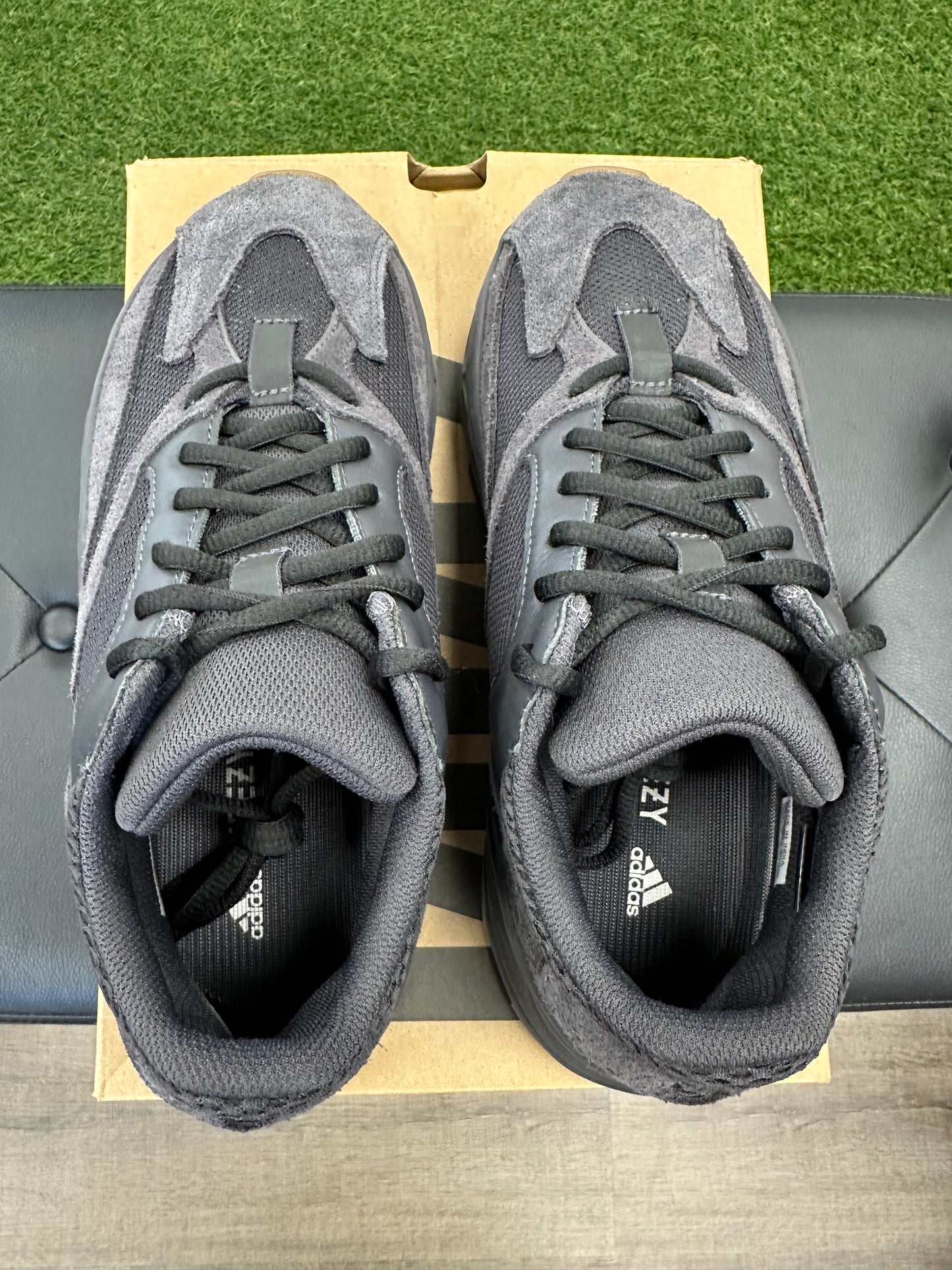 adidas Yeezy Boost 700 Utility Black - Mens (U8)