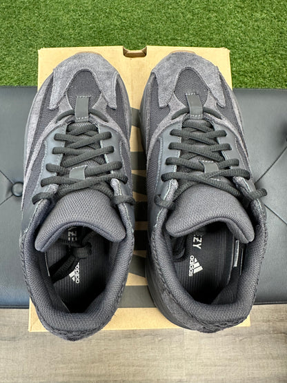 adidas Yeezy Boost 700 Utility Black - Mens (U8)