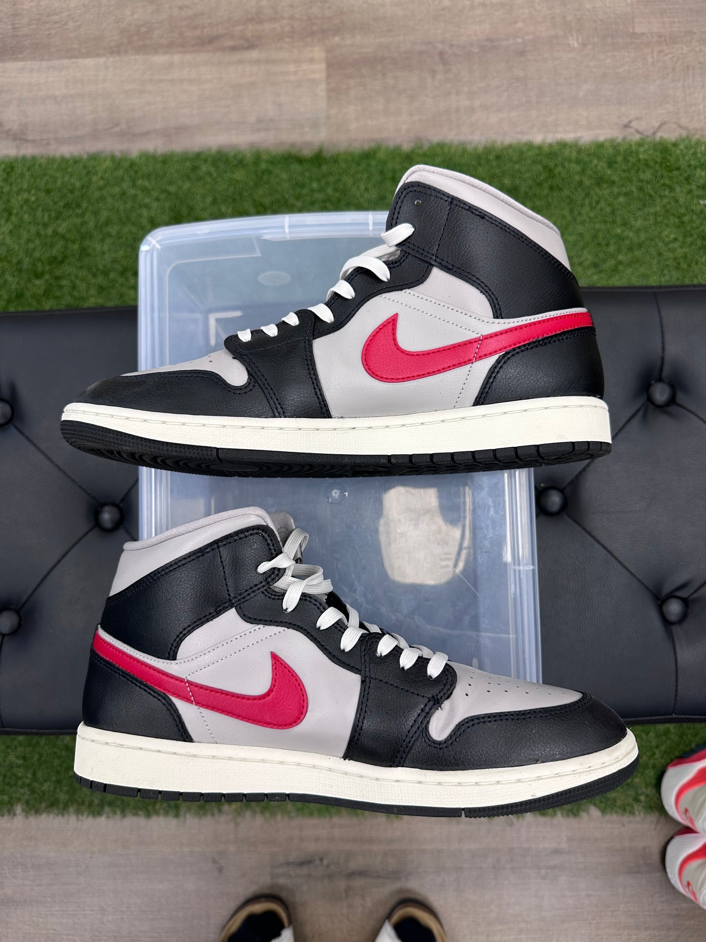 Jordan 1 Mid Black College Grey Gym Red - Size 10.5 (U)