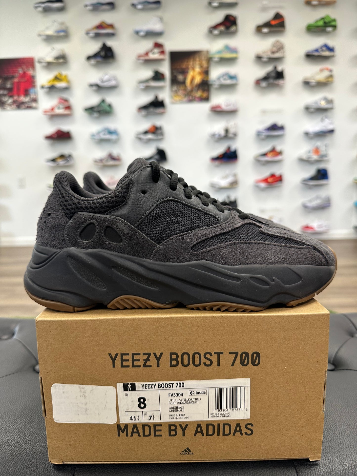 adidas Yeezy Boost 700 Utility Black - Mens (U8)