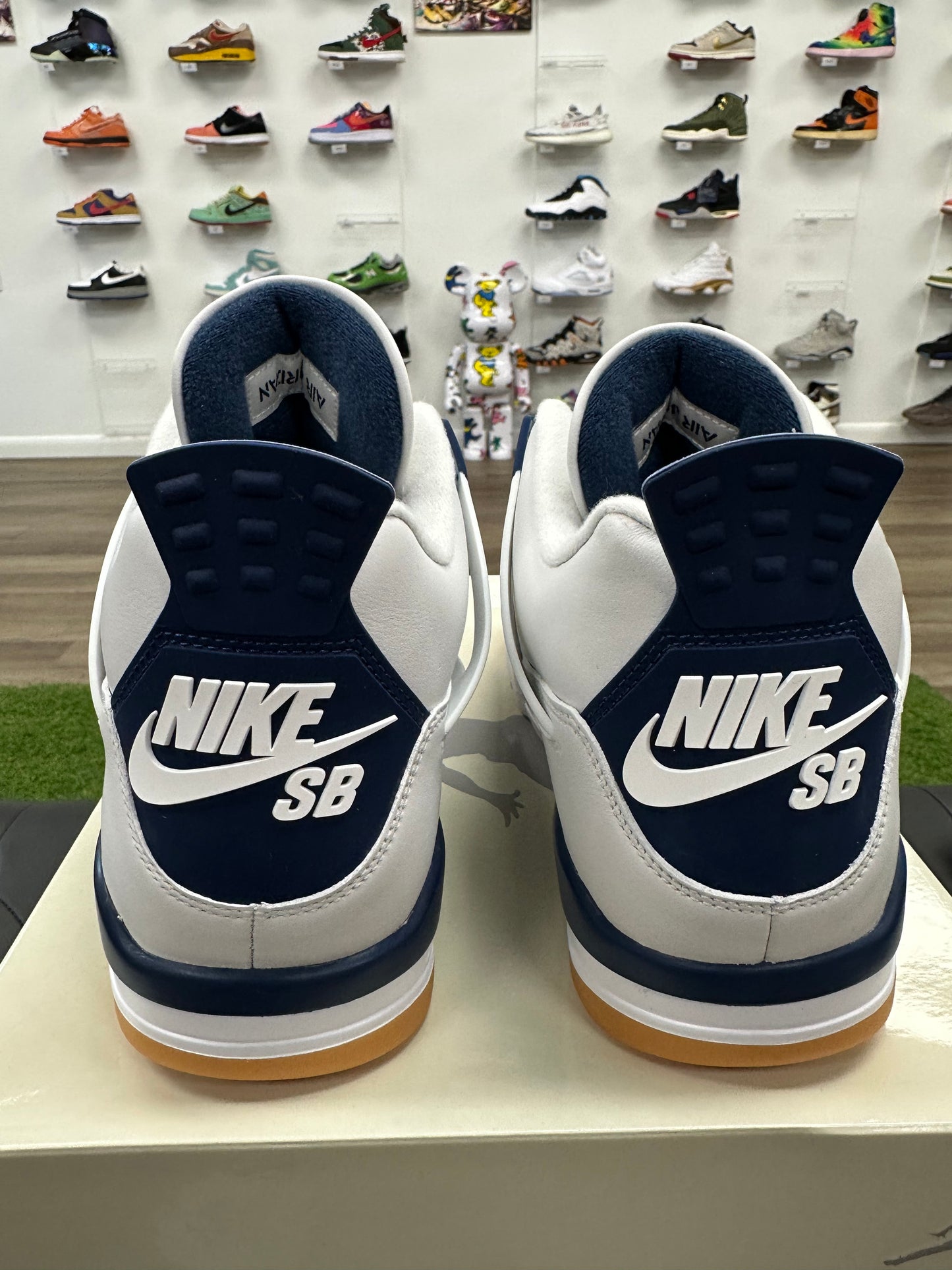 Jordan 4 Retro SB Navy - Size 12 (2)