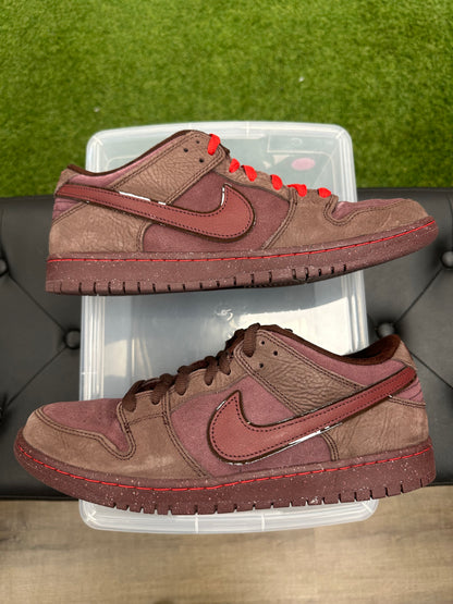 Nike SB Dunk Low City of Love Burgundy Crush - Mens (U11.5)