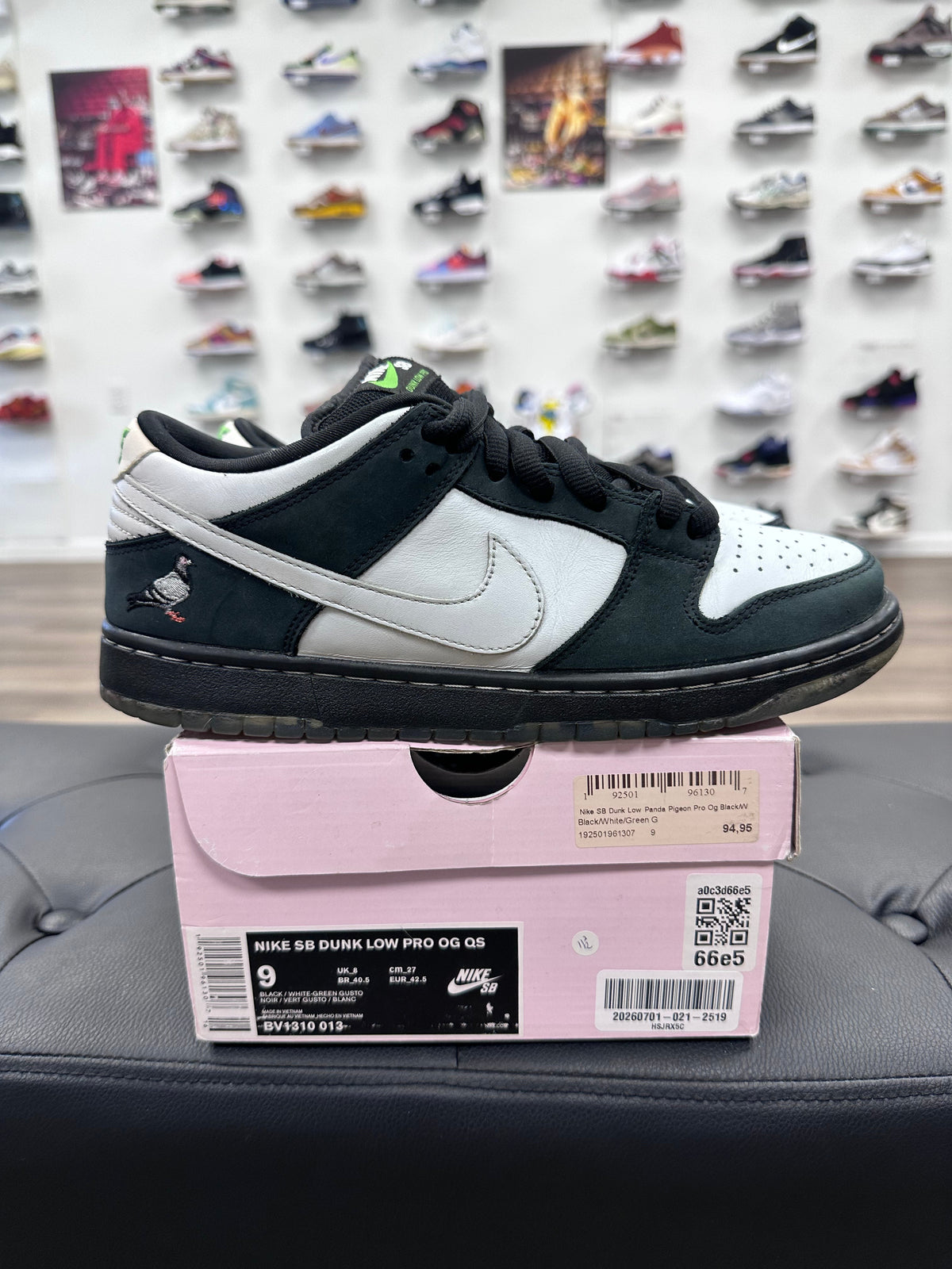 Nike SB Dunk Low Staple Panda Pigeon