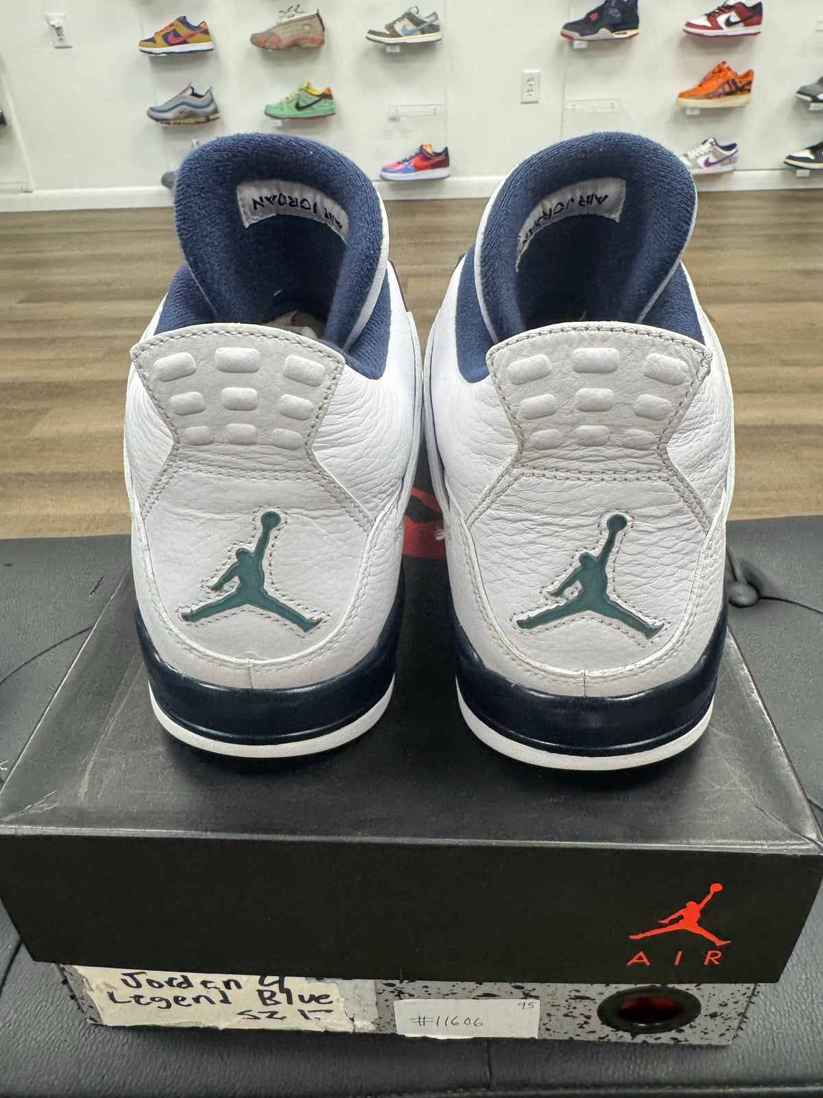Jordan 4 Retro Columbia (2015)