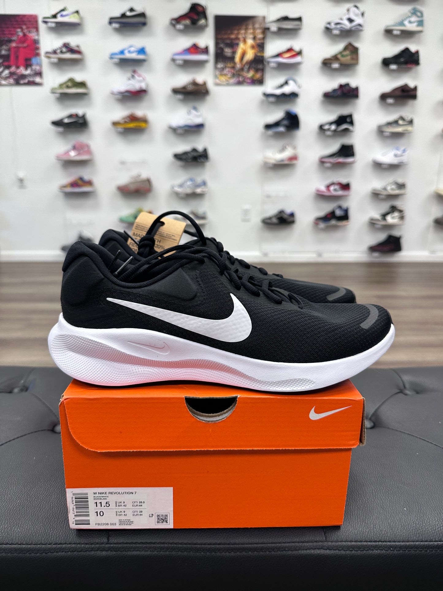 Nike Revolution 7 Black White (Women's) - Size 11.5 (10M)