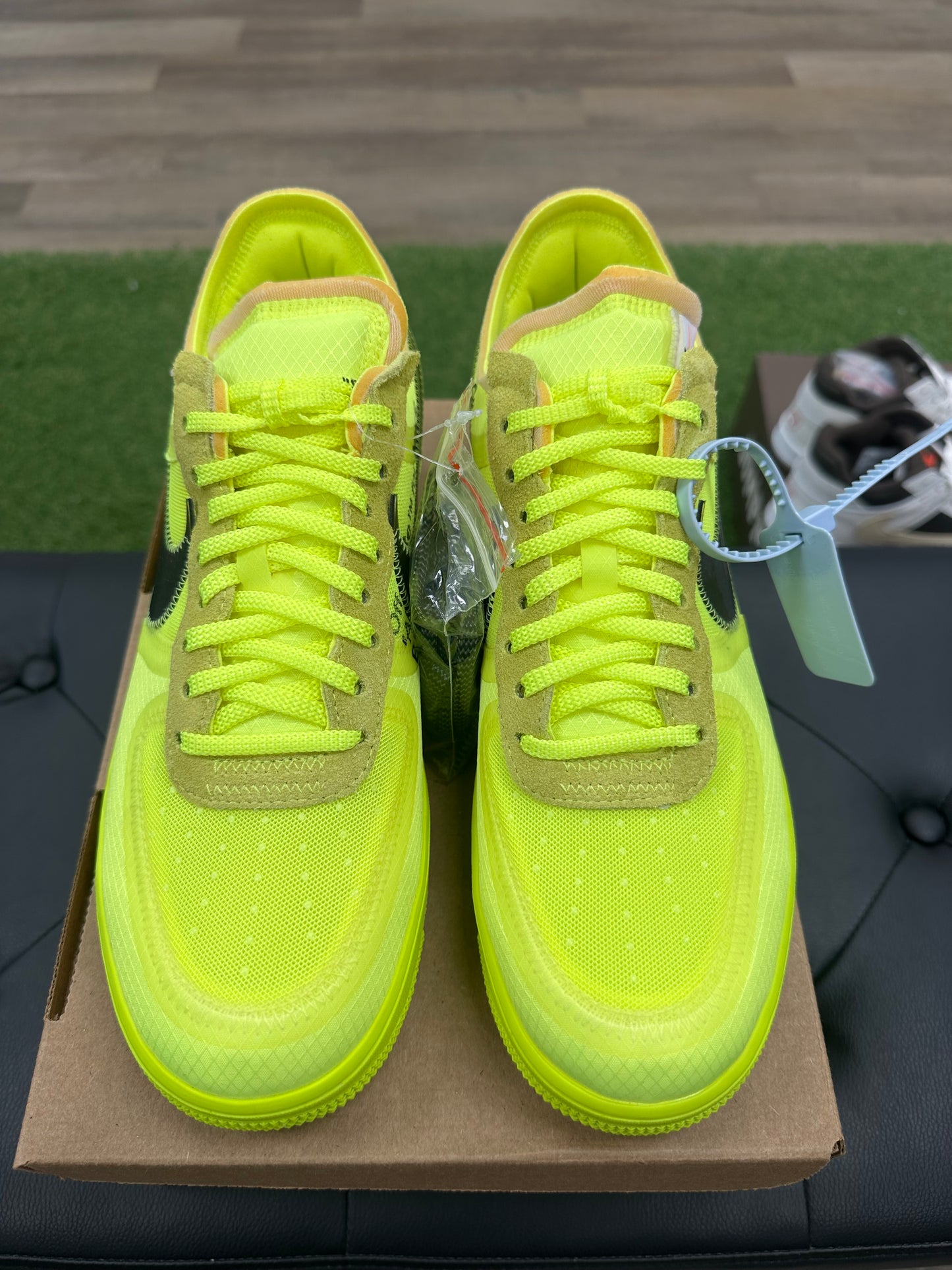 Nike Air Force 1 Low Off-White Volt - Size 10