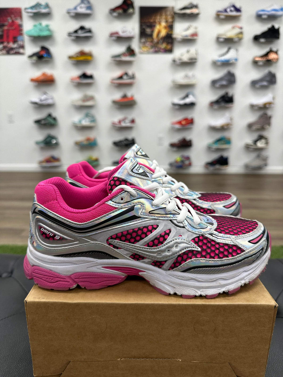Saucony ProGrid Omni 9 Microchip