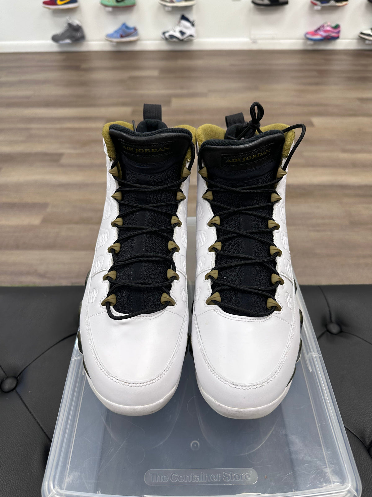Jordan 9 Retro Statue