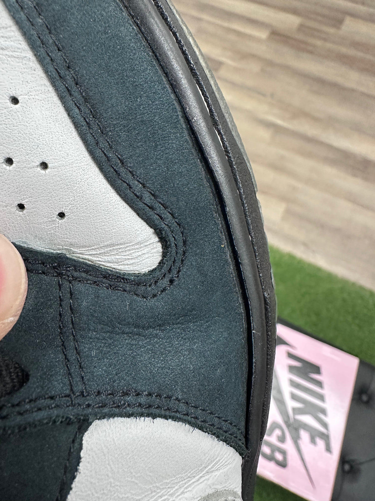 Nike SB Dunk Low Staple Panda Pigeon