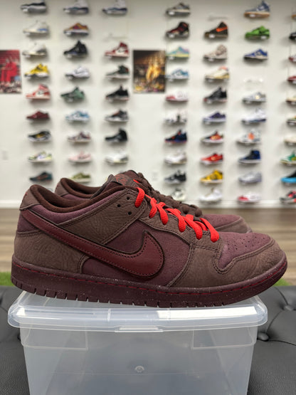 Nike SB Dunk Low City of Love Burgundy Crush - Mens (U11.5)