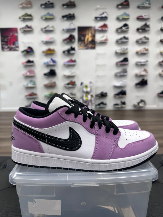 Jordan 1 Low SE Violet Shock White Black - Size 9 (U)