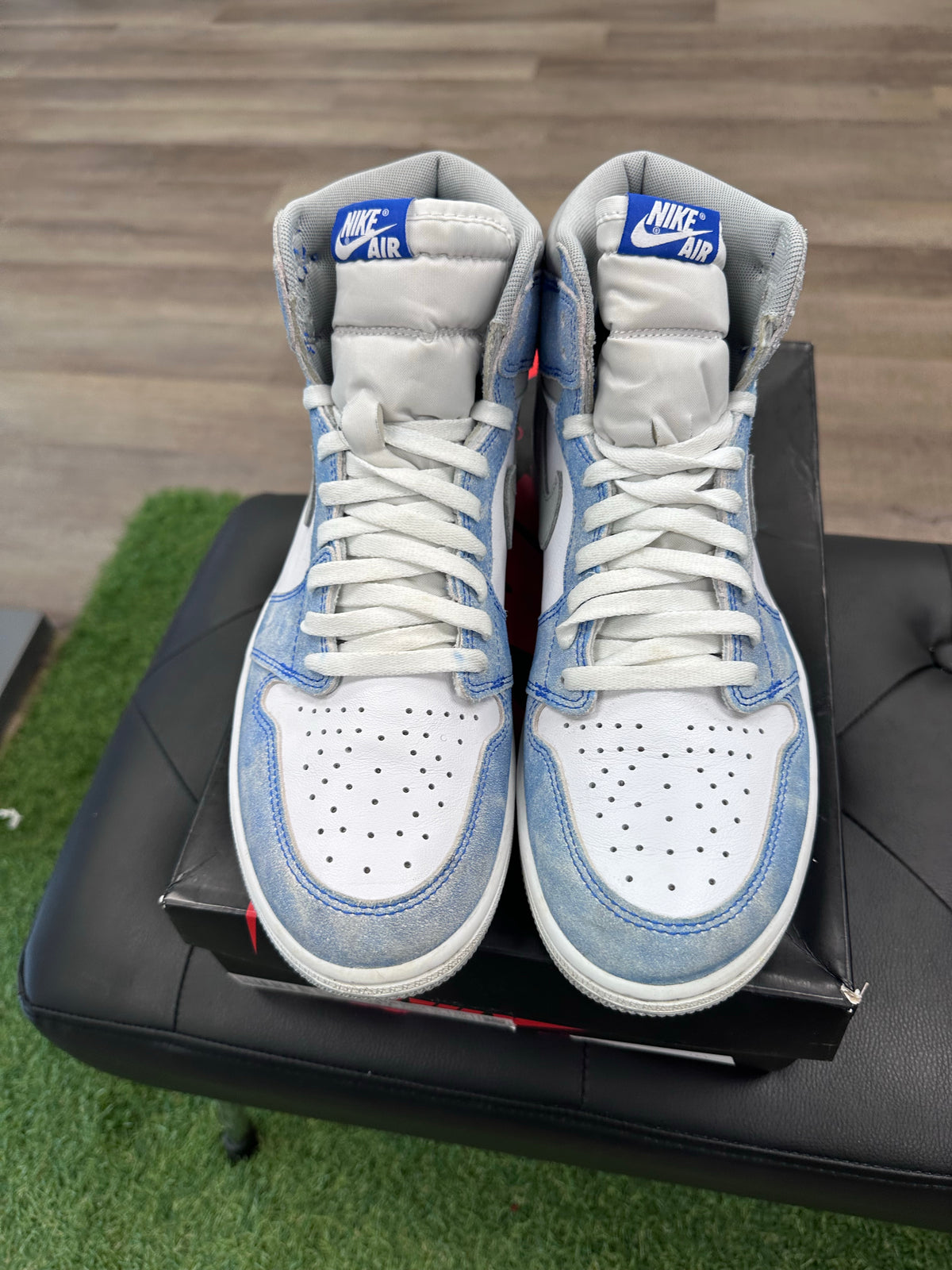 Jordan 1 Retro High OG Hyper Royal