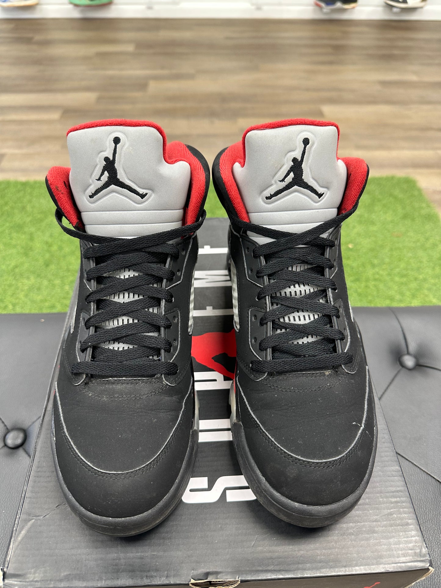 Jordan 5 Retro Supreme Black - Size 10.5 (U)