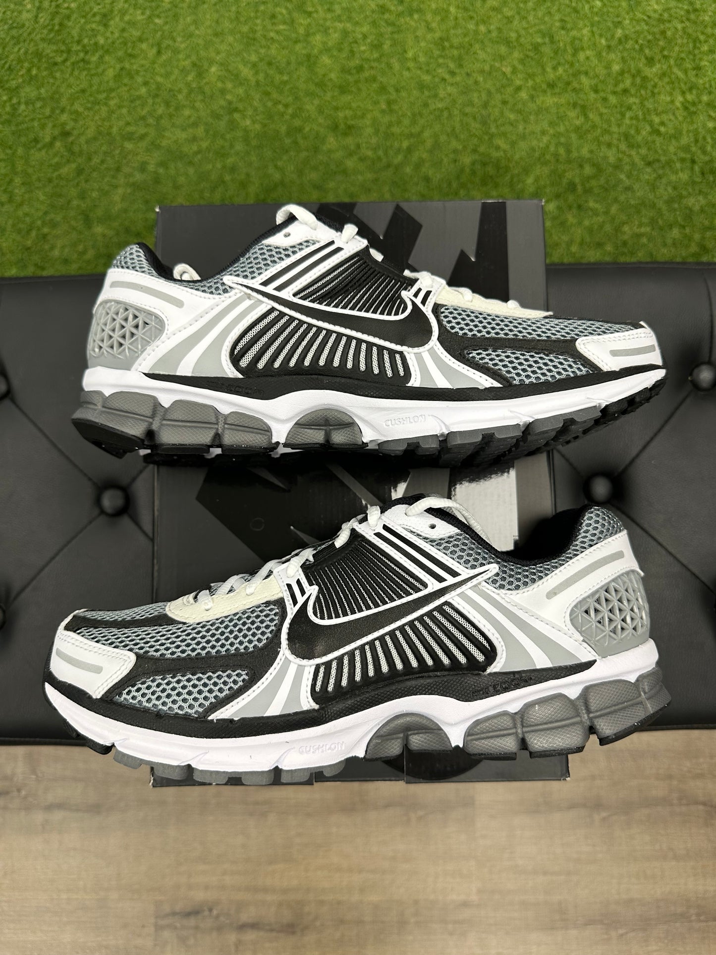 Nike Zoom Vomero 5 SE SP Dark Grey Black White - Size 10.5