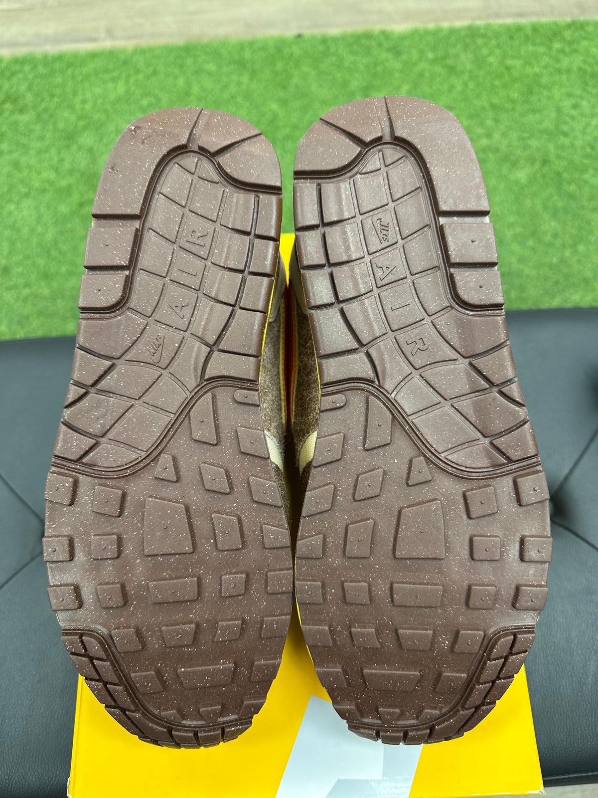 Nike Air Max 1 .SWOOSH Low Poly Big Head Origins