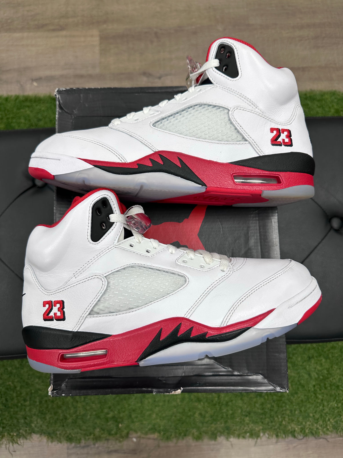 Jordan 5 Retro Fire Red Black Tongue (2025)