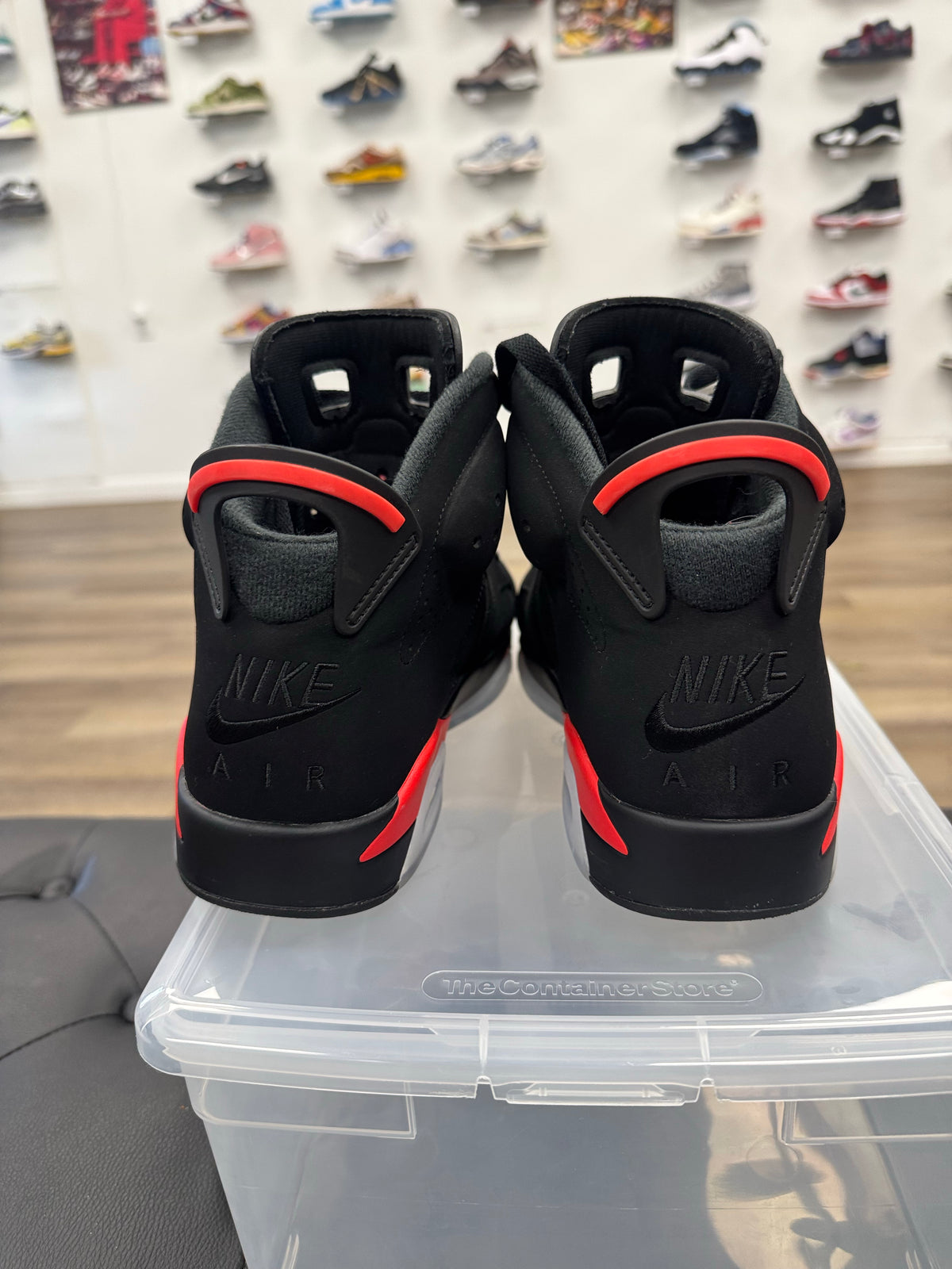 Jordan 6 Retro Black Infrared (2019) - Size 8.5 (U)