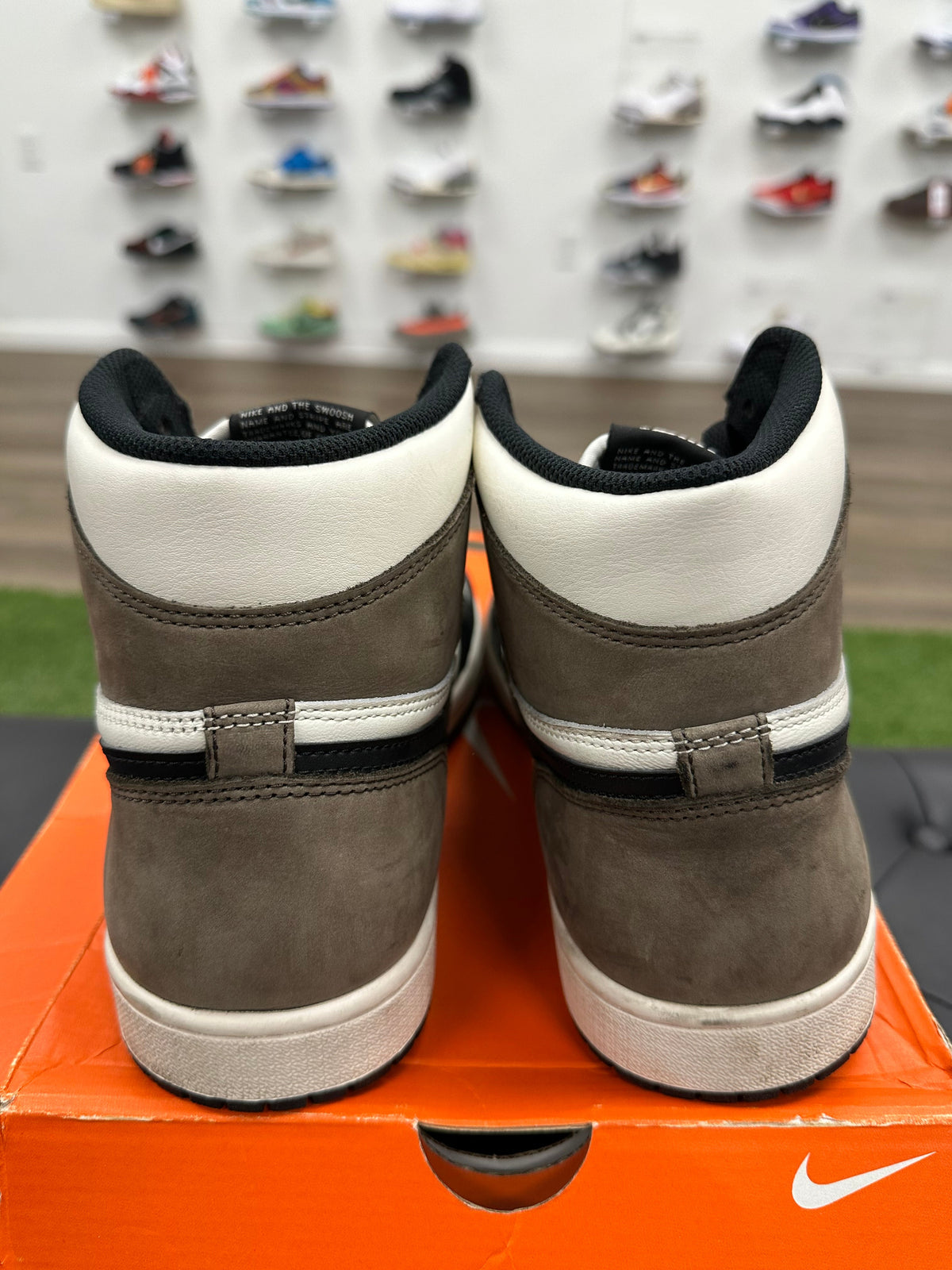 Jordan 1 Retro High Dark Mocha