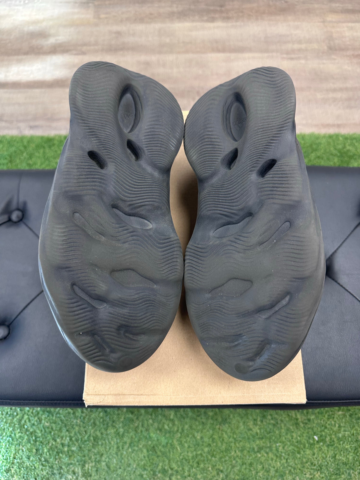 adidas Yeezy Foam RNR Onyx