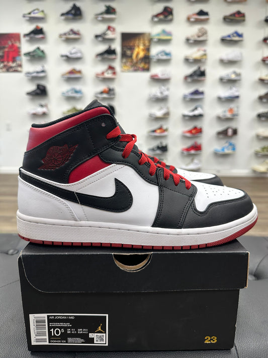 Jordan 1 Mid Gym Red Black Toe - Size 10.5 (U)