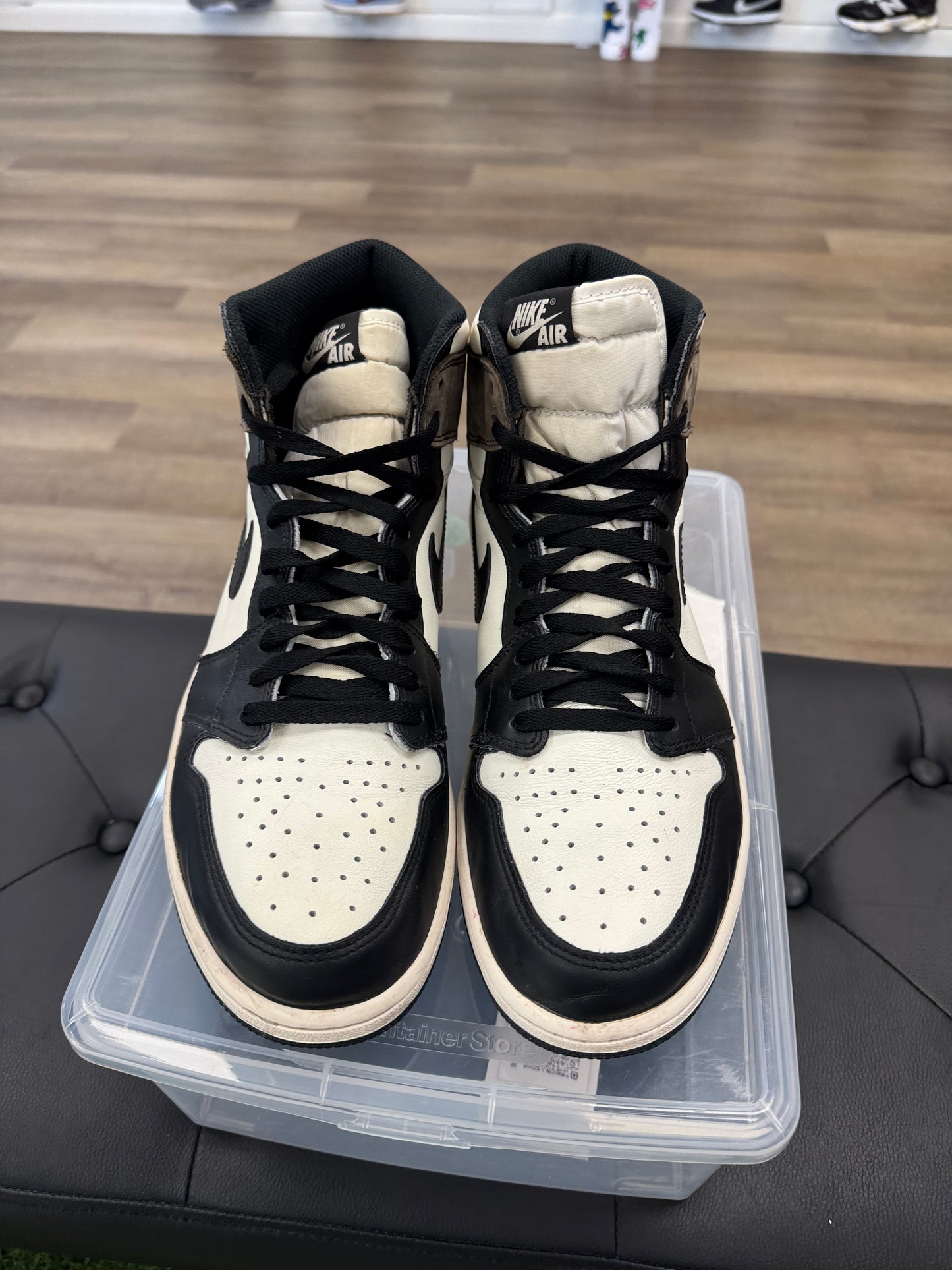 Jordan 1 Retro High Dark Mocha - Size 12 (U)