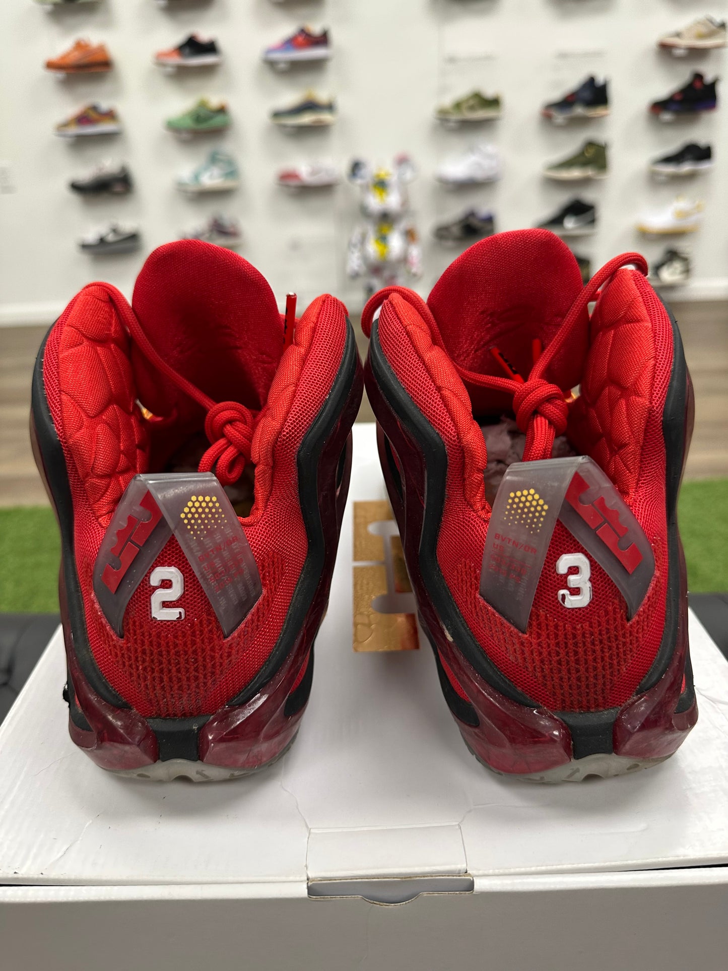 Nike LeBron 12 Elite Team - Size 12 (U)