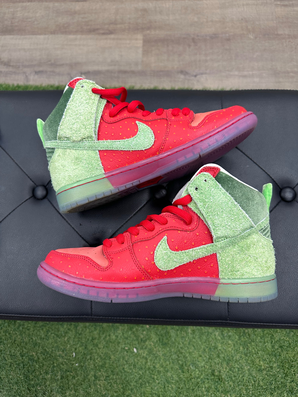 Nike SB Dunk High Strawberry Cough