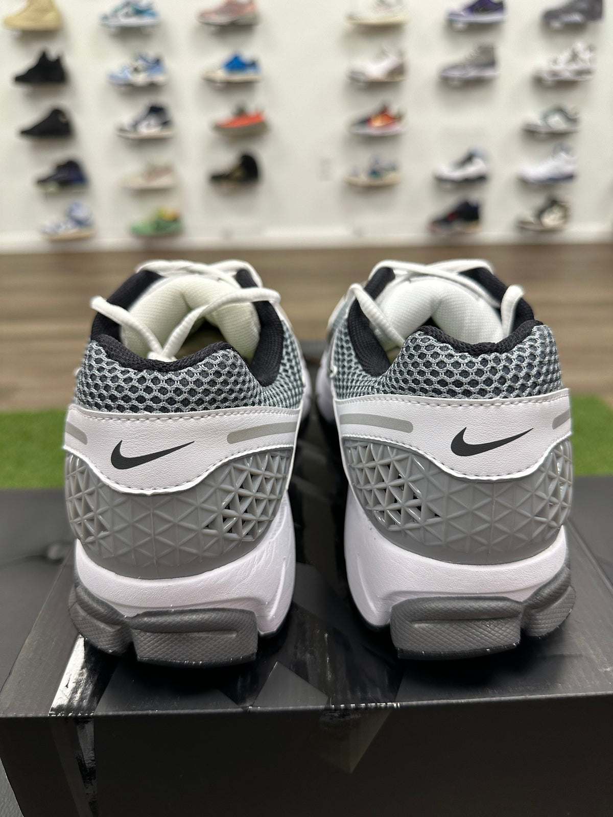 Nike Zoom Vomero 5 SE SP Dark Grey Black White