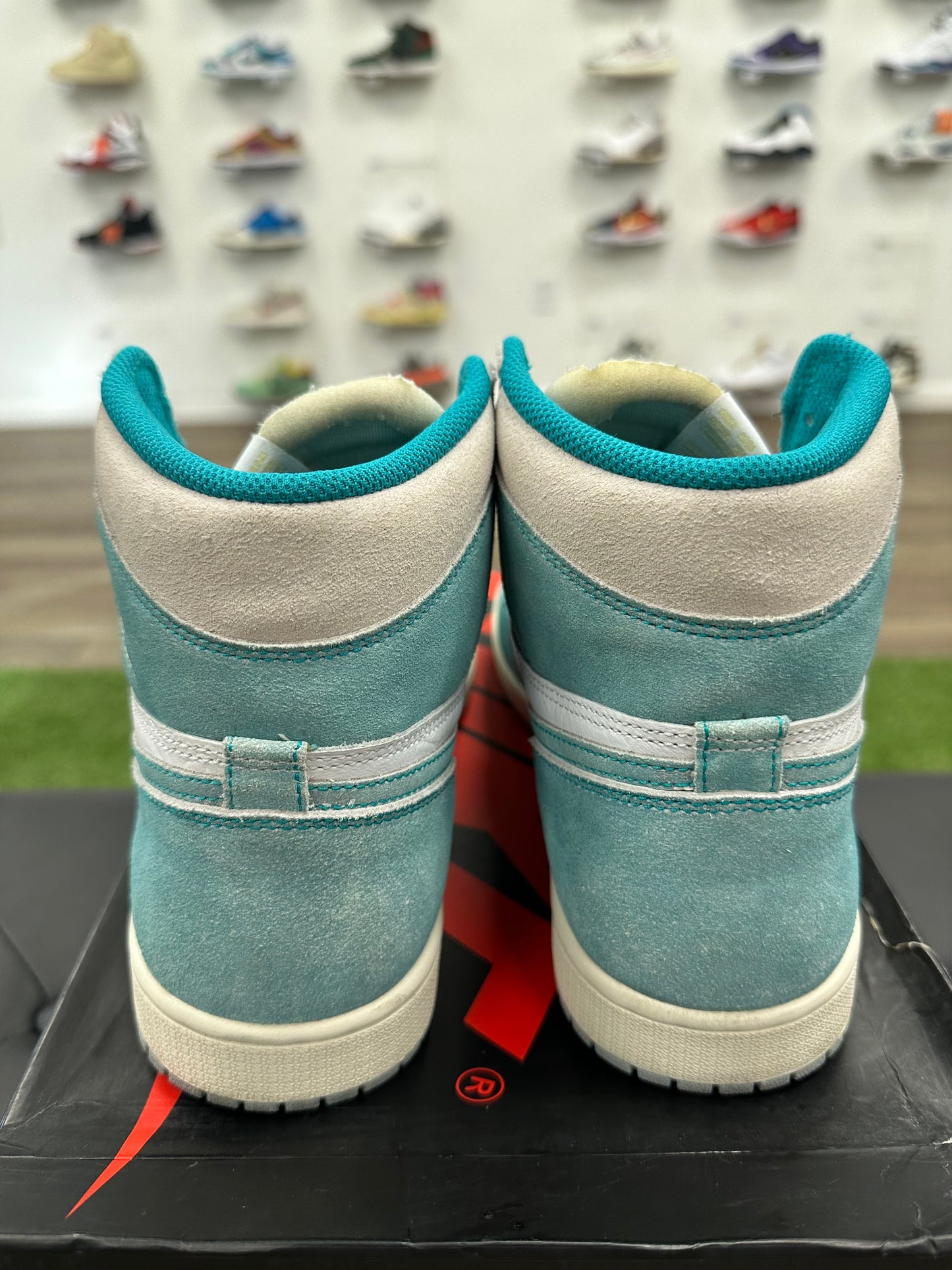 Jordan 1 Retro High Turbo Green - Size 10 (U)