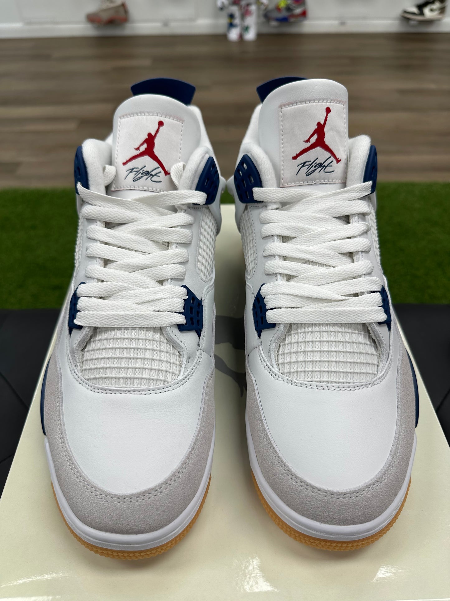 Jordan 4 Retro SB Navy - Size 12 (2)