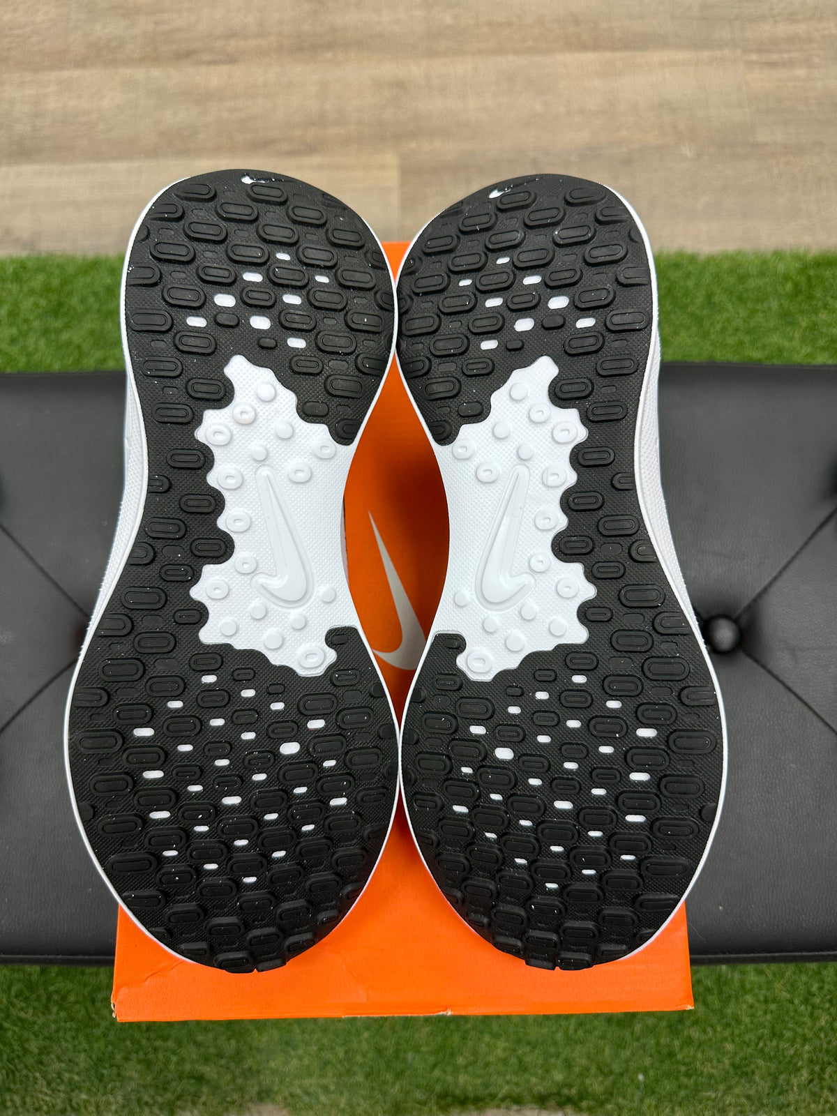 Nike Revolution 7 Black White (Women's)