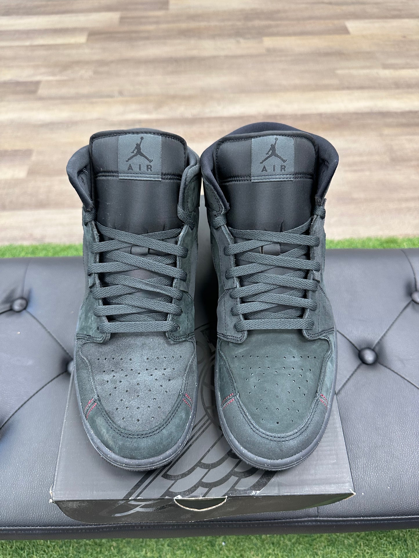 Jordan 1 Mid SE Craft Dark Smoke Red - Size 11.5 (U)