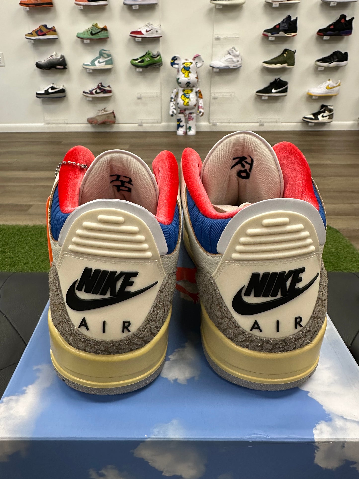 Jordan 3 Retro Seoul 2.0 - Size 9 (U)