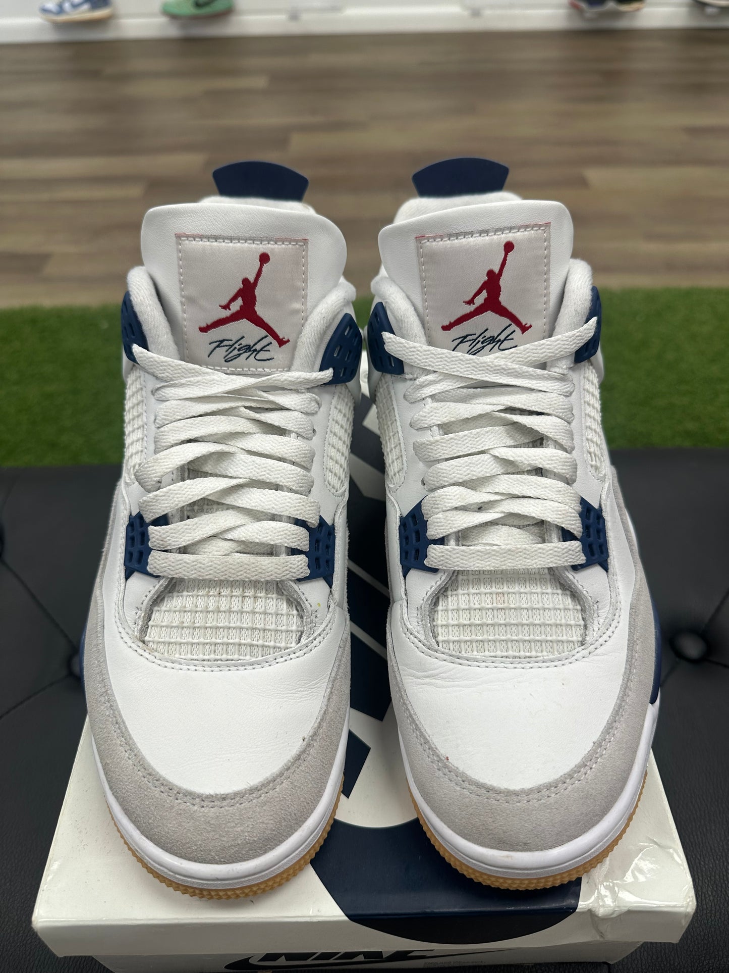 Jordan 4 Retro SB Navy - Size 8.5 (U)