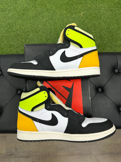 Jordan 1 Retro High White Black Volt University Gold - Size 10 (U)