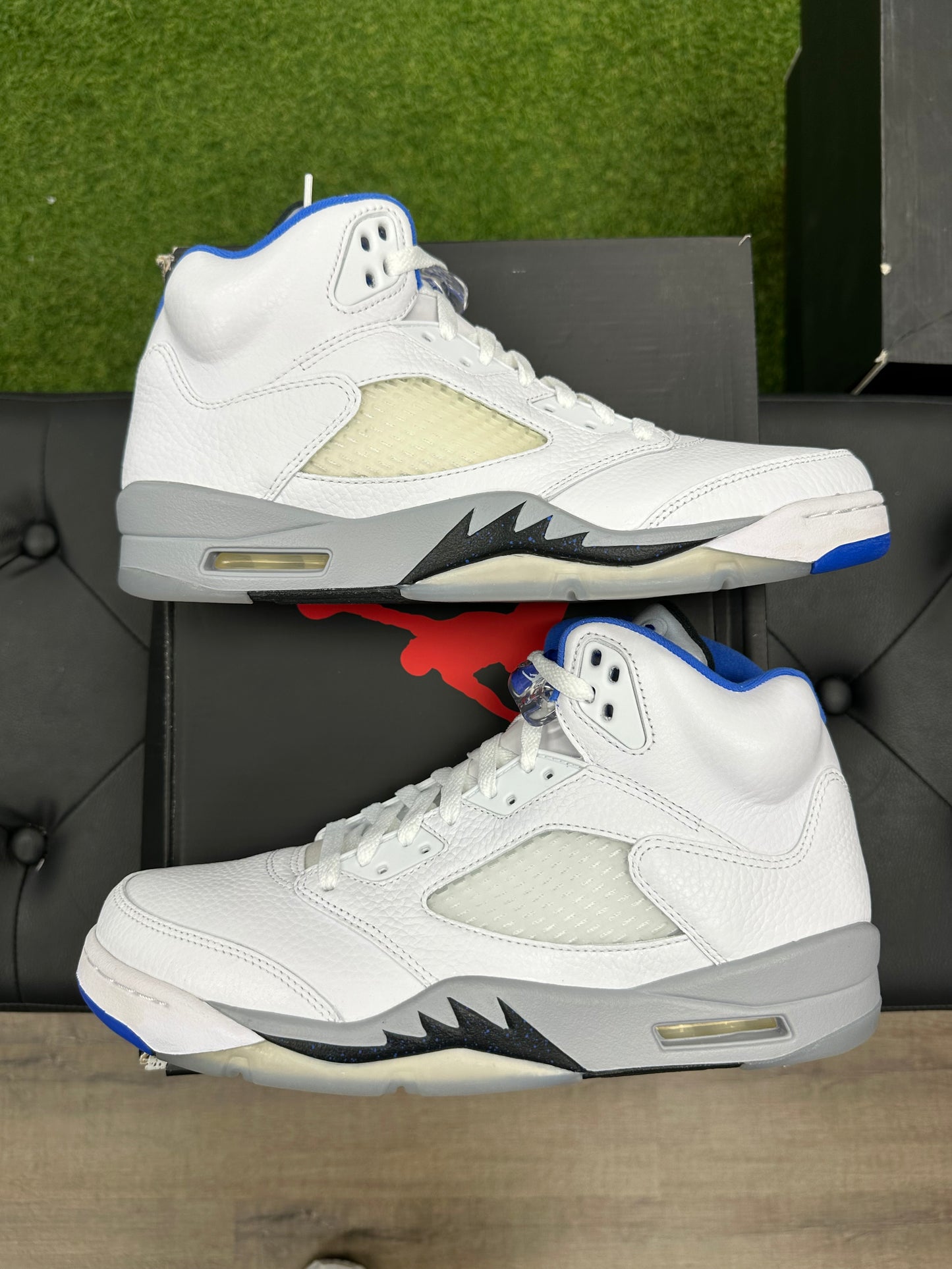Jordan 5 Retro White Stealth (2021) - Size 10.5