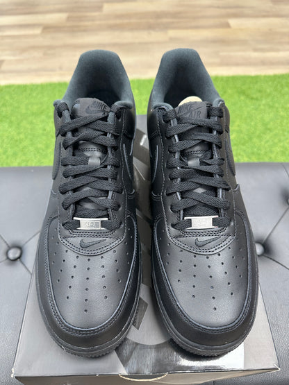 Nike Air Force 1 Low Supreme Black - Size 10