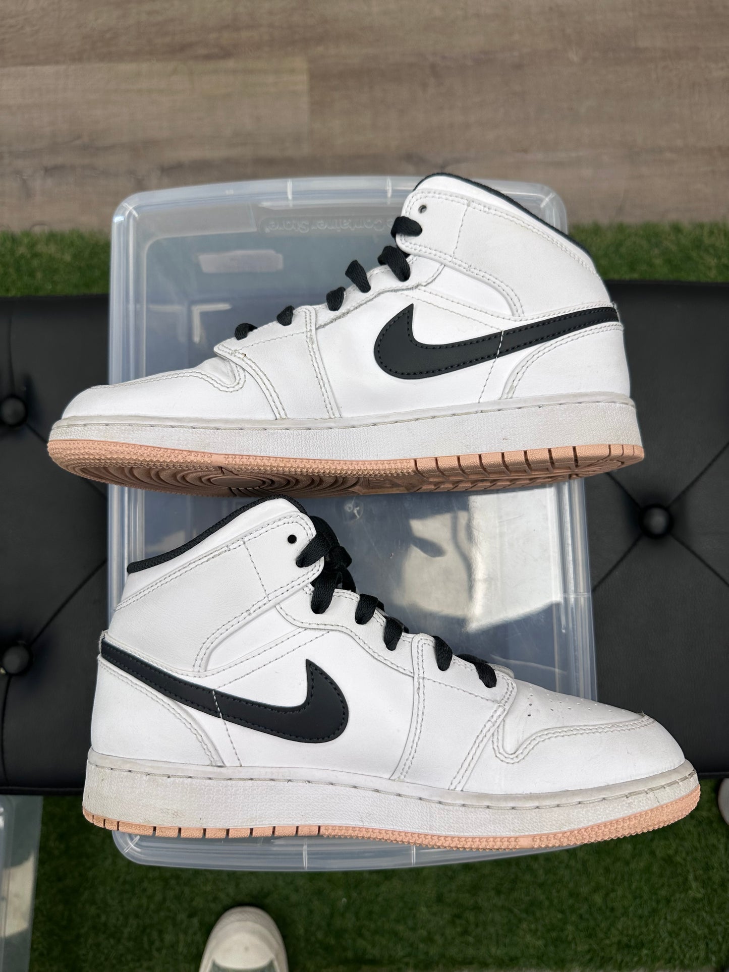 Jordan 1 Mid Arctic Orange (GS) - Size 7Y (U)