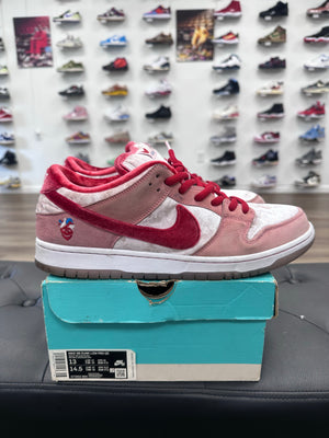 Nike SB Dunk Low StrangeLove Skateboards