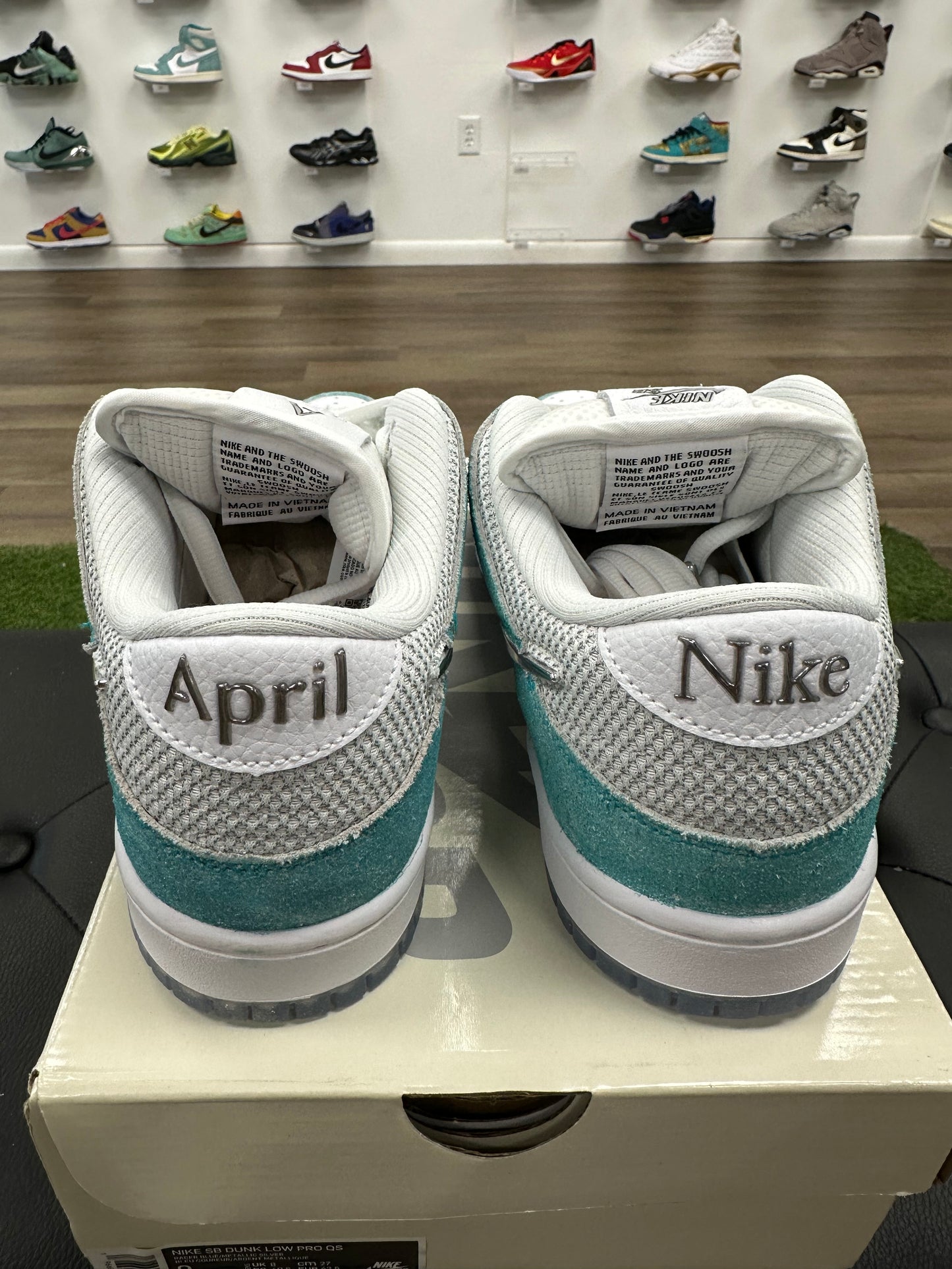 Nike SB Dunk Low April Skateboards - Size 9