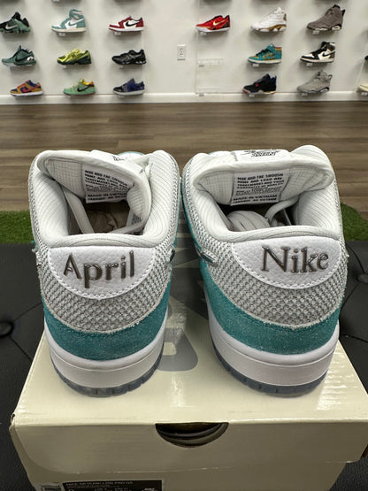 Nike SB Dunk Low April Skateboards - Size 9