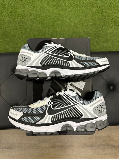 Nike Zoom Vomero 5 SE SP Dark Grey Black White