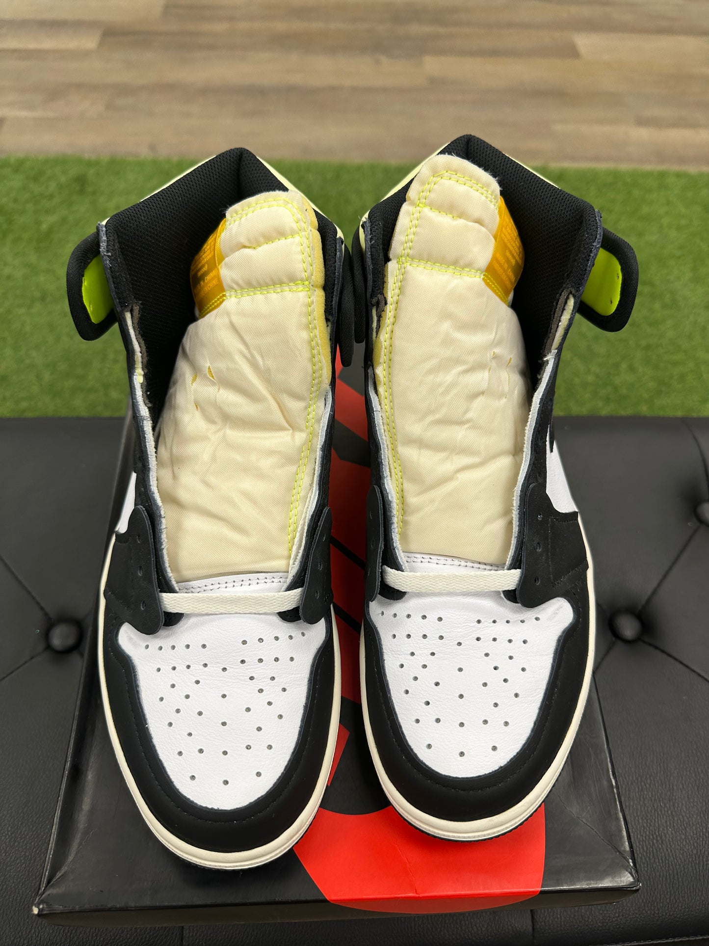 Jordan 1 Retro High White Black Volt University Gold - Size 10 (U)