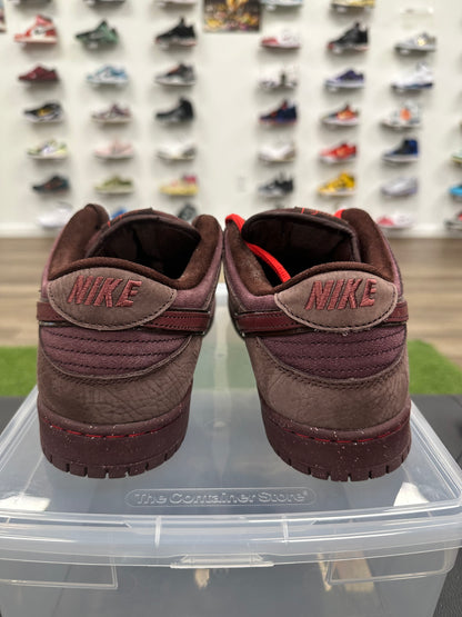 Nike SB Dunk Low City of Love Burgundy Crush - Mens (U11.5)