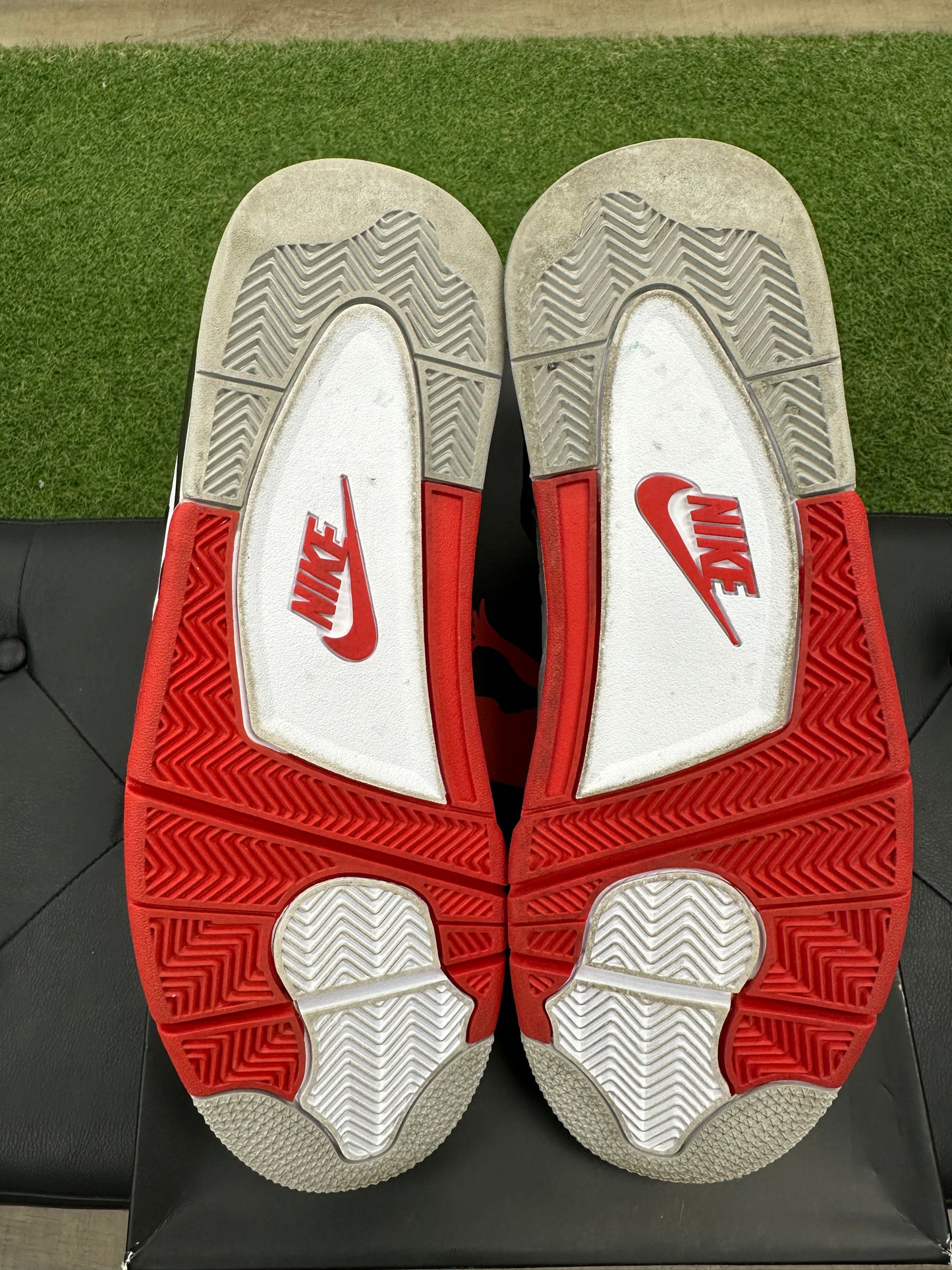 Jordan 4 Retro Fire Red (2020) - Size 13 (U)