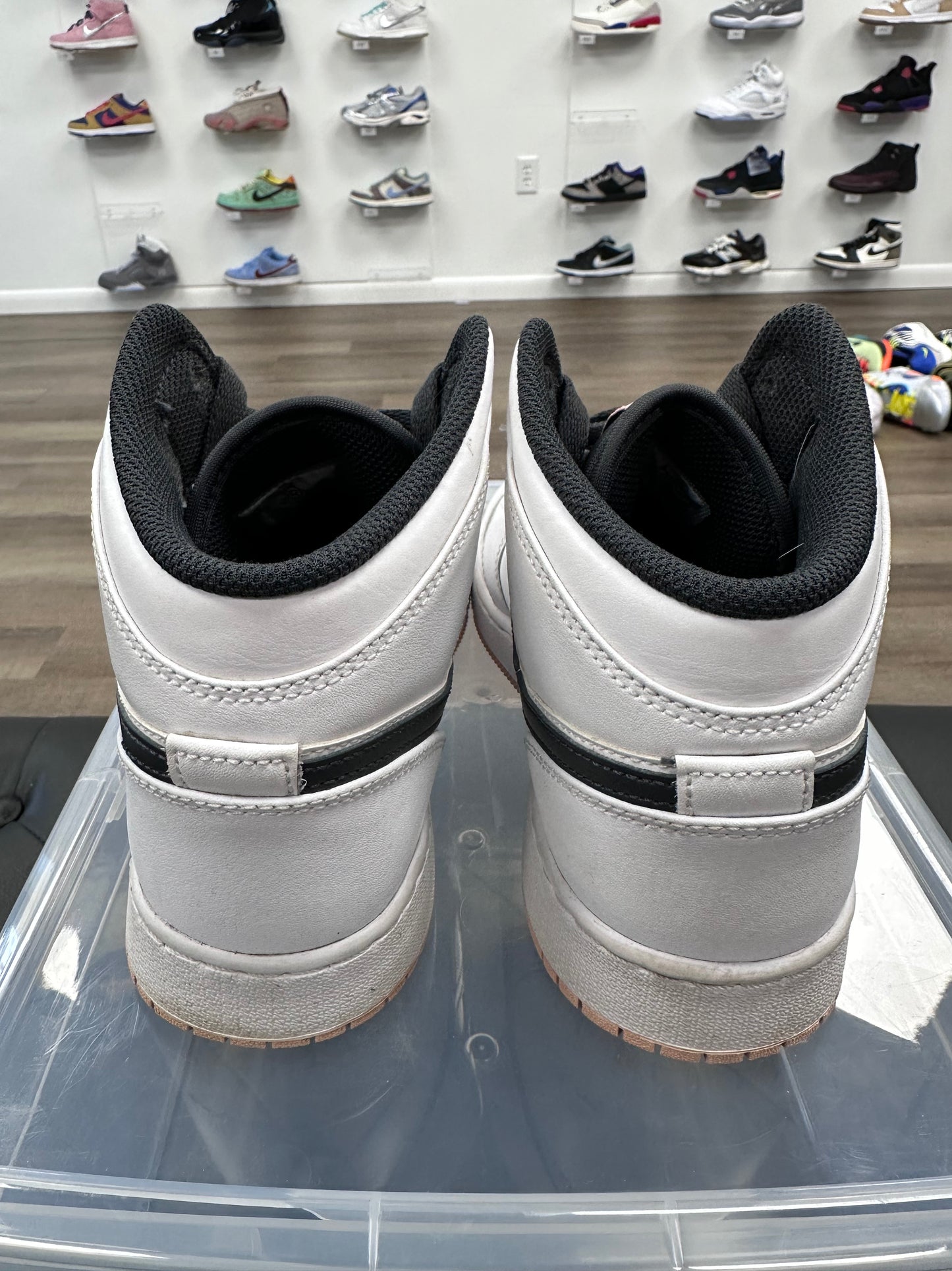 Jordan 1 Mid Arctic Orange (GS) - Size 7Y (U)