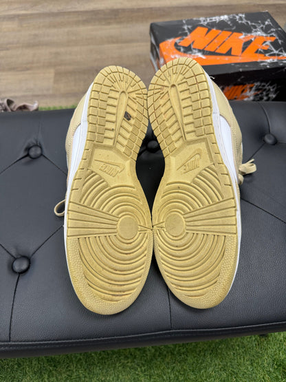 Nike Dunk Low Team Gold