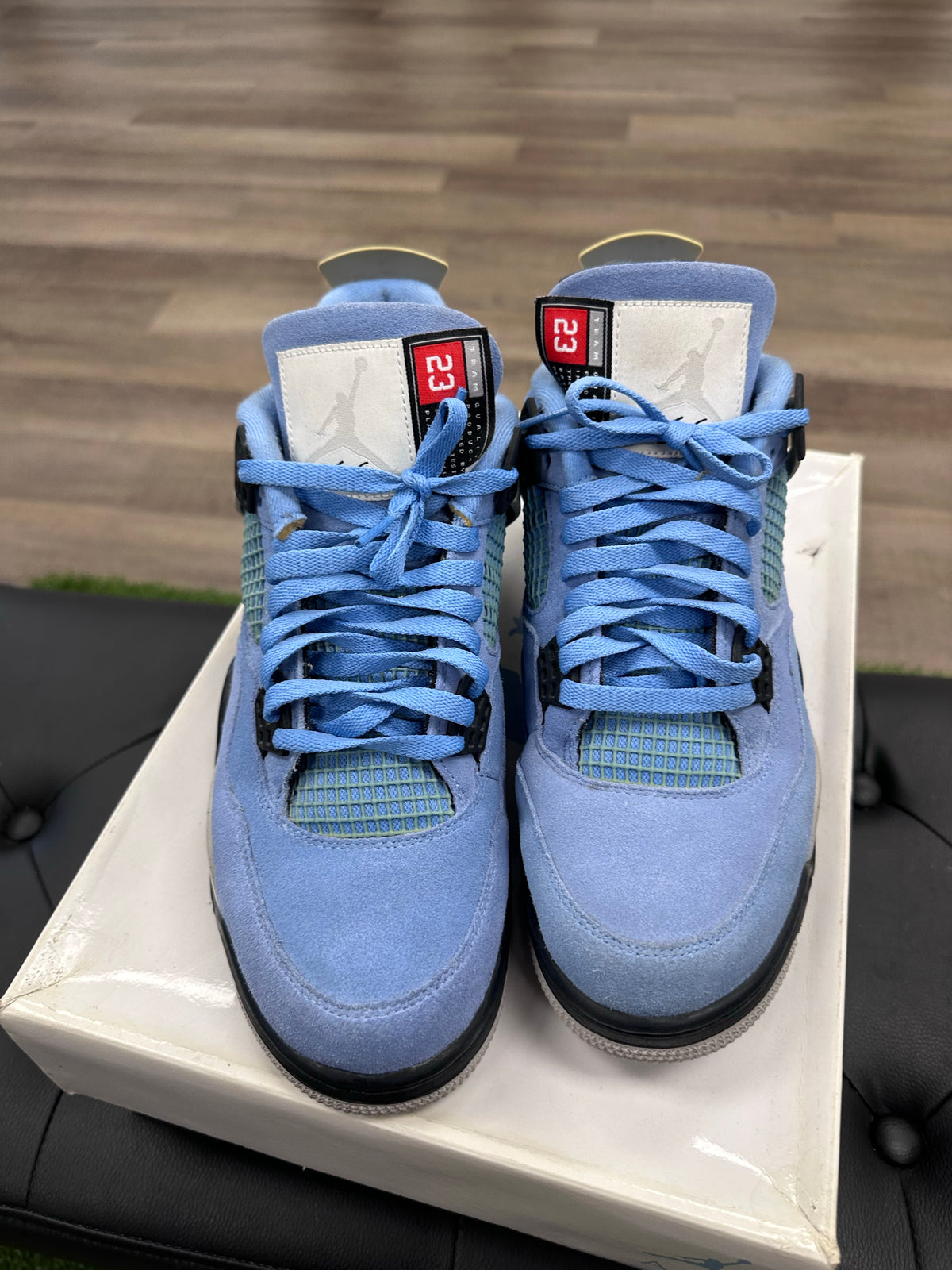 Jordan 4 Retro University Blue
