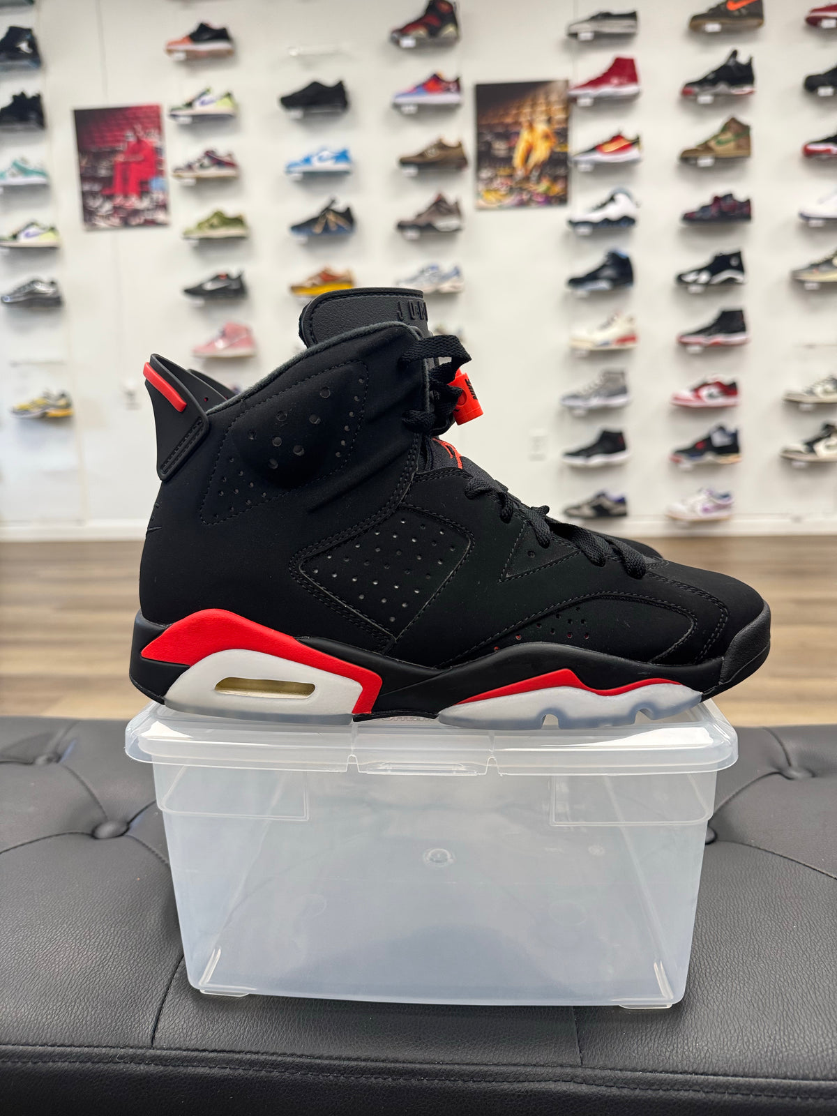 Jordan 6 Retro Black Infrared (2019) - Size 8.5 (U)
