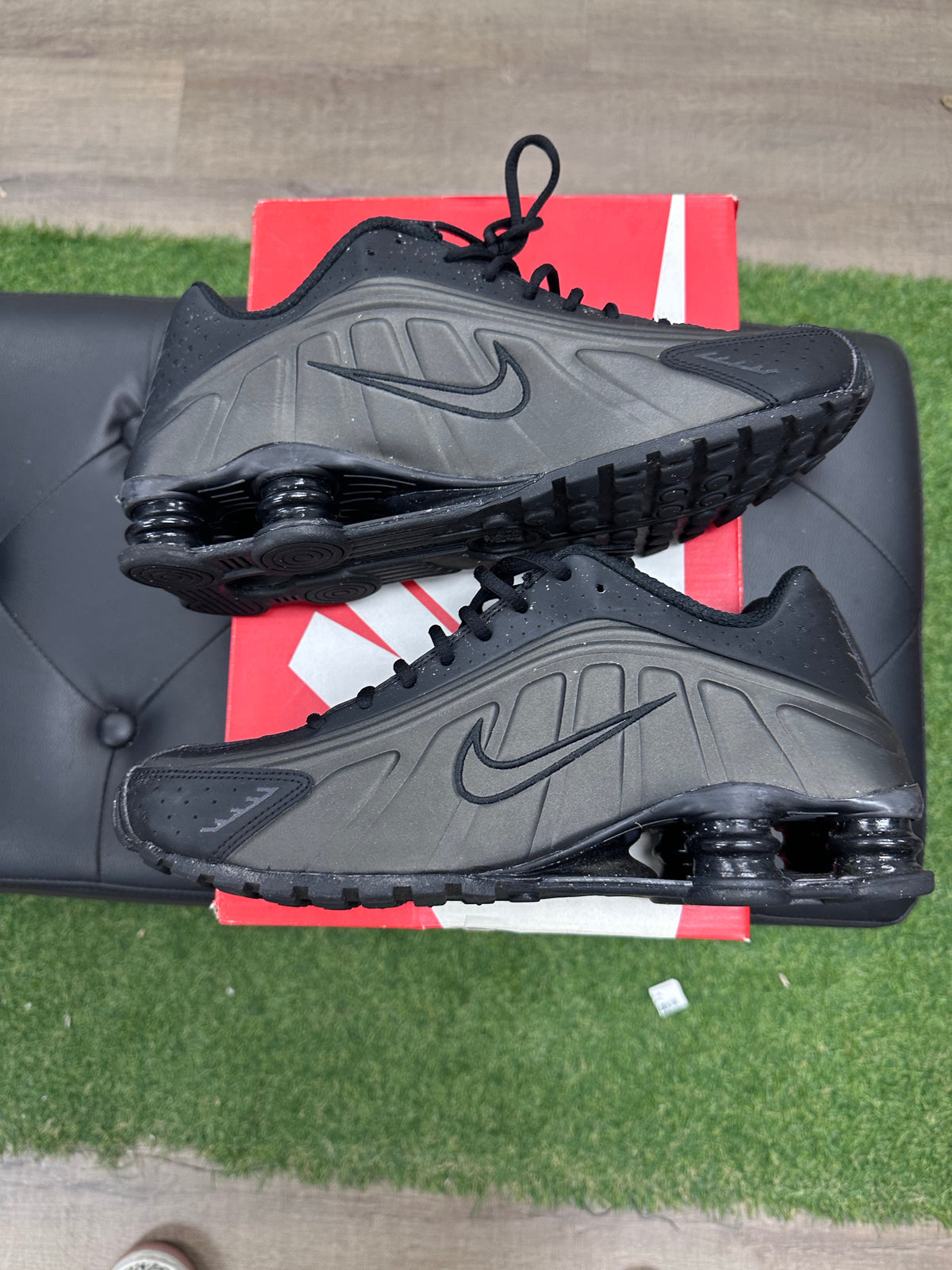 Nike Shox R4 Black Bright Crimson